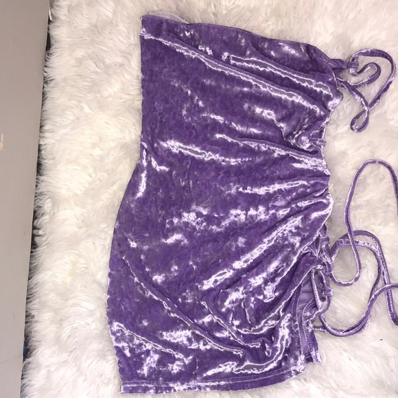 Dresses & Skirts - Beautiful sexy velour mini dress size small